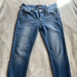 GUESS MEDIUM MID RISE JEGGINGS